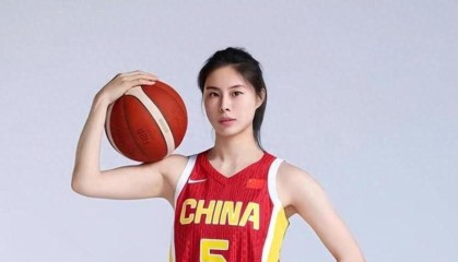 星空体育直播运营集团-中国女篮战胜捷克女篮！听听各界媒体专家怎么说，苏群一针见血